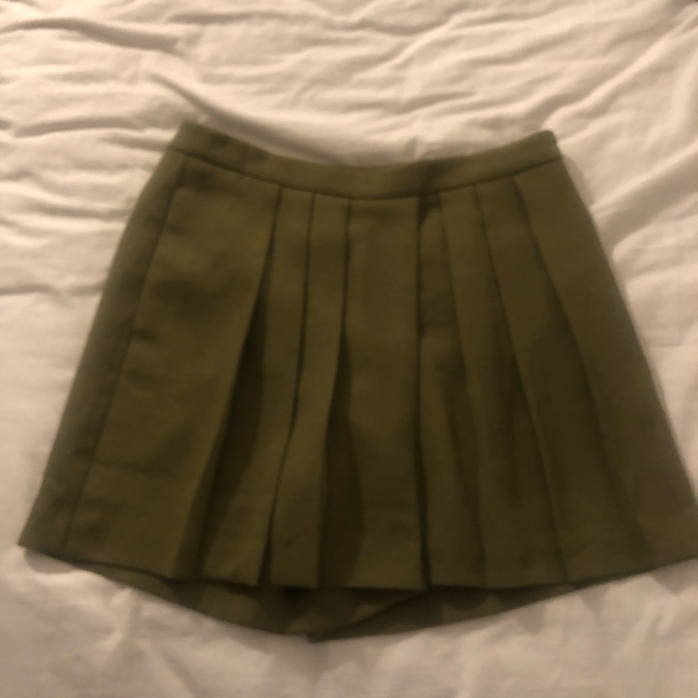 Hunter green skort.